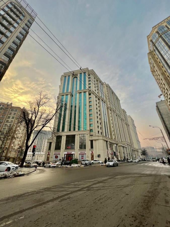 Alinoor'S Apartments Dushanbe Esterno foto